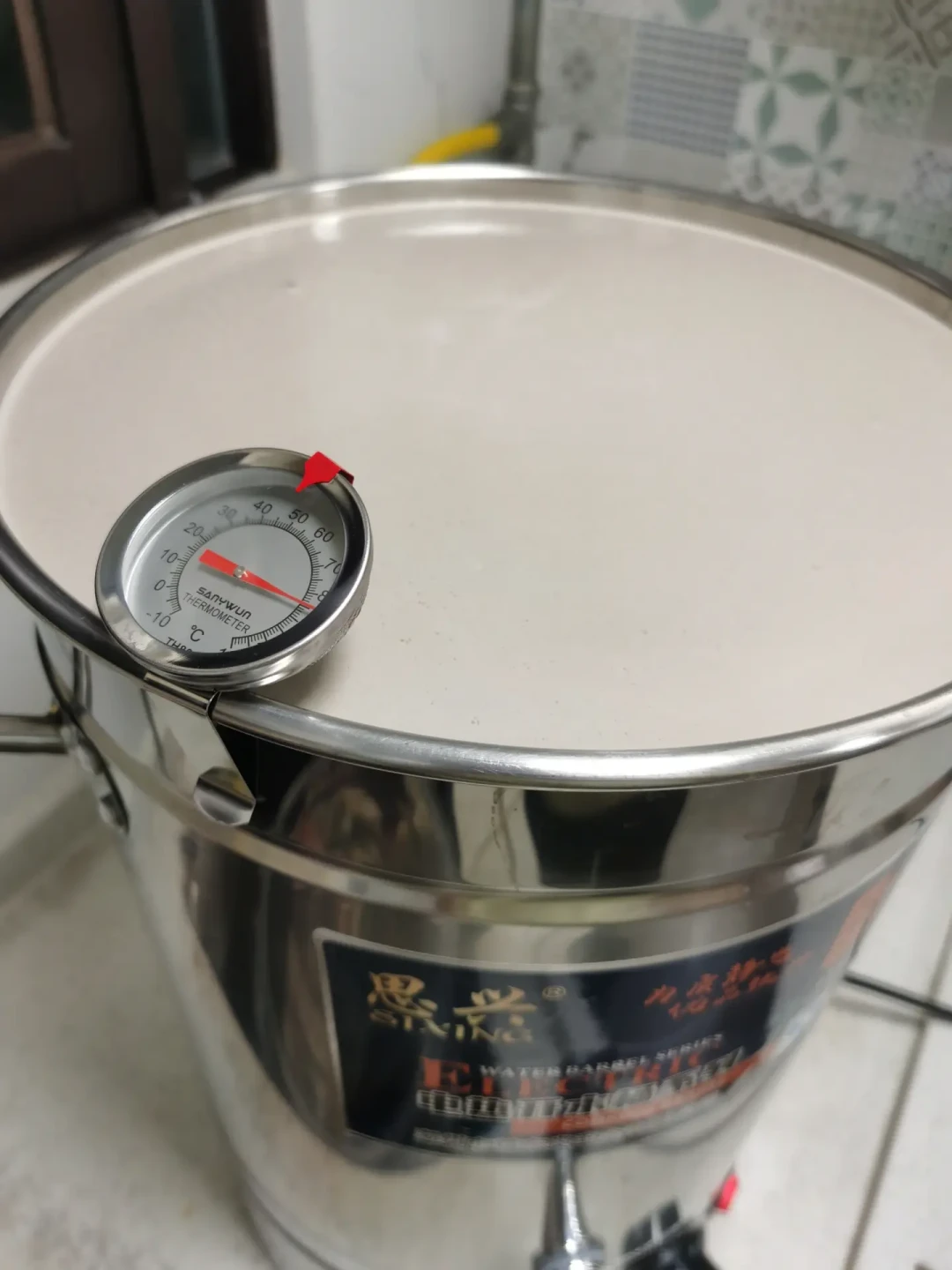 如何用简易设备在家酿造美味啤酒！