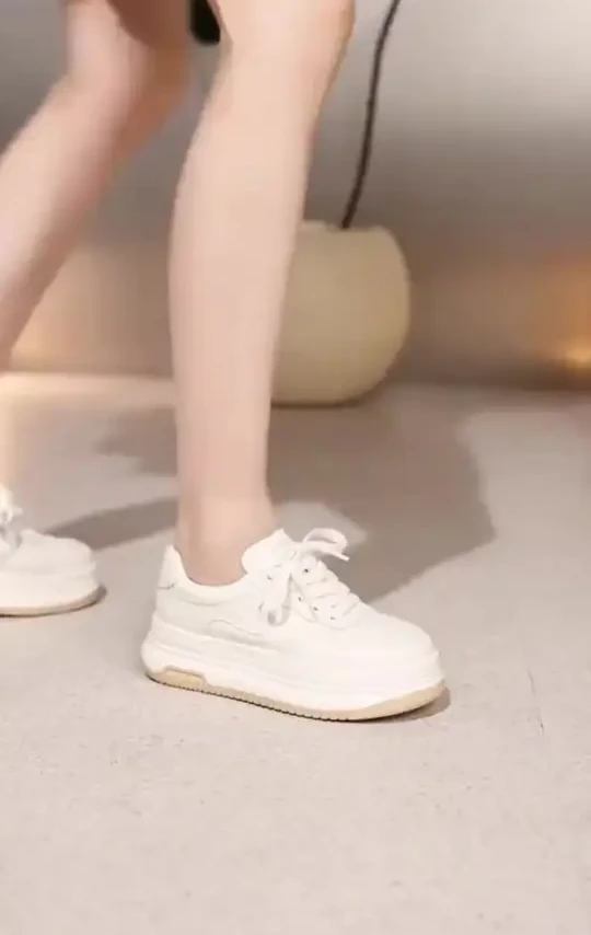 真皮达芙妮女鞋2024春秋新款面包鞋小白鞋女厚底增高百搭休闲板鞋