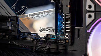 配置拉满、轻松超频，技嘉X870E AORUS MASTER超级雕主板测评