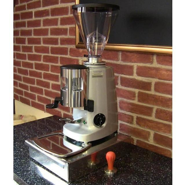 MAZZER Super Jolly Manual 磨豆机：咖啡爱好者的经典之选