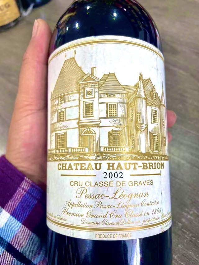分享一瓶很牛逼且很少见的法国红酒，奥比昂（安）酒庄（CHATEAU HAUT-BRION）