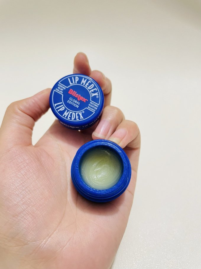 百蕾适润唇膏