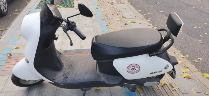 爱玛摩托车整车