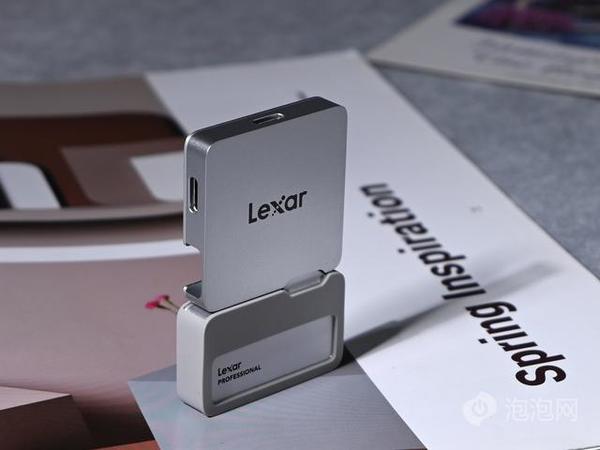 iPhone摄影创作者的必备利器，雷克沙Professional GO手机固态硬盘摄影套装评测