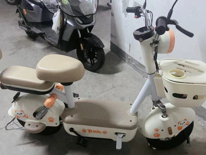爱玛电动车整车
