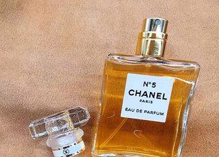 香奈儿（Chanel）五号香水(经典)50ml 礼盒装 N5女士香水 生日礼物送女友送老婆