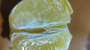 京东爱媛38号果冻橙，酸啊，适合喜欢酸味的人士品尝 