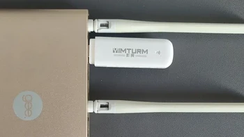 随身 WiFi 通过 USB 连接路由器共享网络 扩展网络覆盖范围