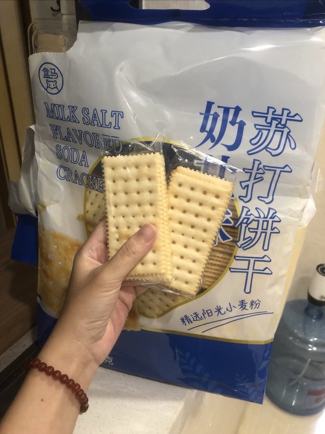 哇塞，那么大包还好吃的苏打饼干！谁还没吃过？