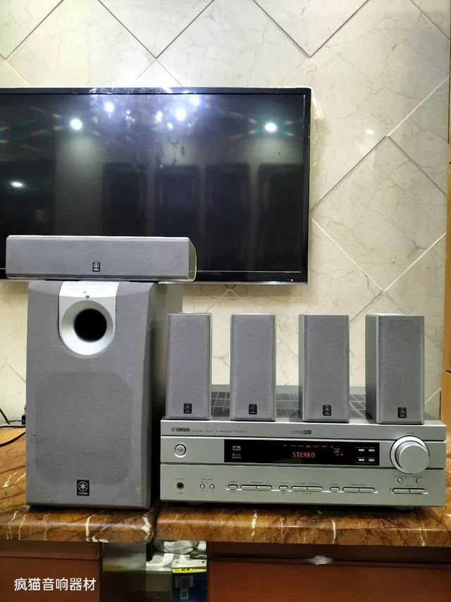 YAMAHA雅马哈Ac3/Dts数字解码。YAMAHA 雅马哈Ac3/Dts数字解码影院7件套

YAMAHA/雅马哈 HTR-5630 数码功放  AC3 / DTS双解码，HTR-5630是一个全