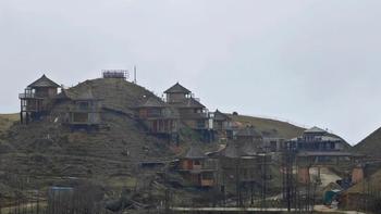 茂名摩天小镇：云端之上的梦幻村落 