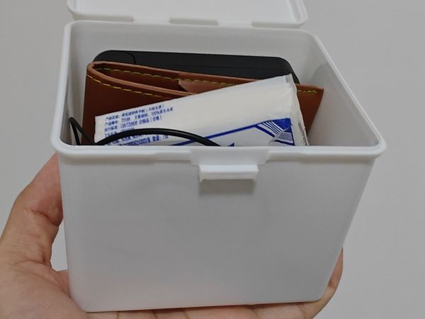 性价比高的纯白翻盖防尘收纳盒