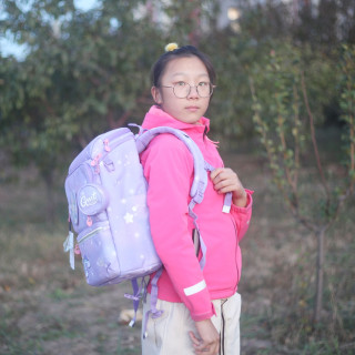 双十一给孩子换了个GMT儿童护脊书包，轻便又好背