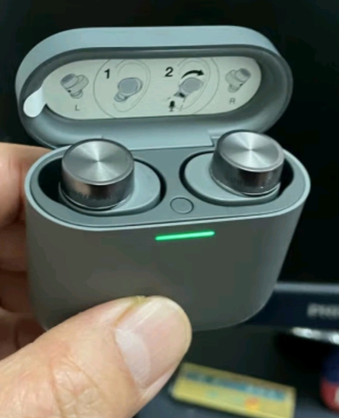 宝华韦健蓝牙耳机