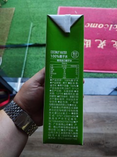 支持一下本地生产的盒马100%椰子水
