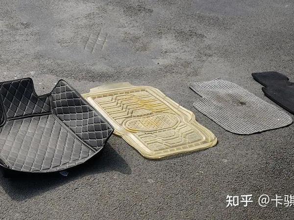 汽车脚垫到底应该怎么选择？