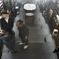 两男子合伙谋盗市值20万元的康帝葡萄酒，最终喜提五年有期徒刑