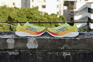 跑步中产必选跑鞋之HOKA ROCKET  X2