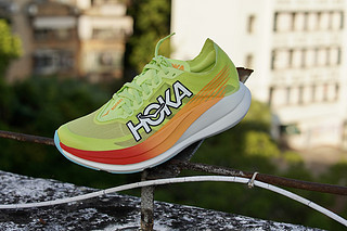 跑步中产必选跑鞋之HOKA ROCKET  X2