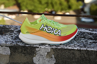 跑步中产必选跑鞋之HOKA ROCKET  X2