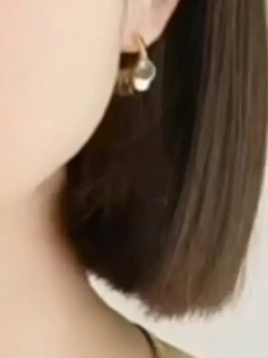 【简约个性亮片耳扣】 铜合金耳饰 小众时尚高级感简约个性亮片耳扣女新款素圈耳环#耳扣 #耳饰 #时尚饰品 #美出高级感