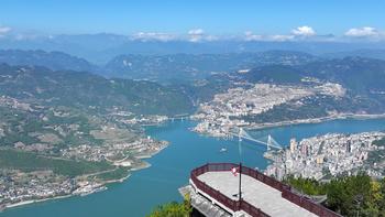 上海自驾318！Day1⃣2⃣：宿巴东弘发大酒店，游巫峡口 