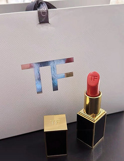 TOM FORD黑管06：欲擒故纵，温柔显白