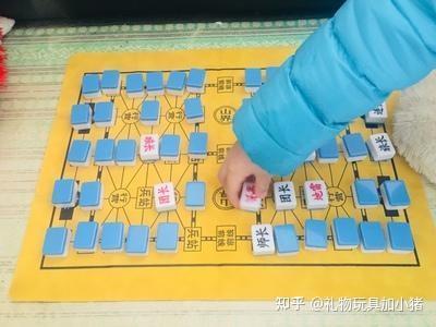 有哪些作为小孩的玩具,但是成人玩的乐此不疲?