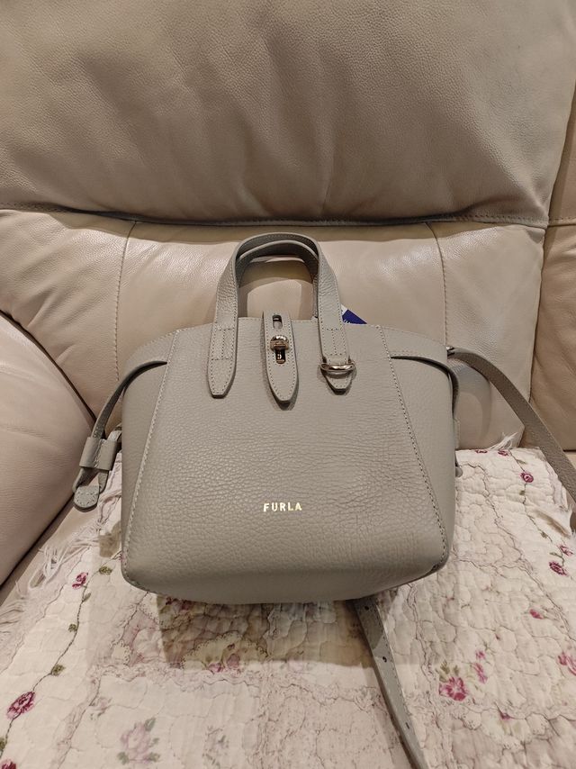 芙拉的包到了，开箱给大家试个水，手感不错