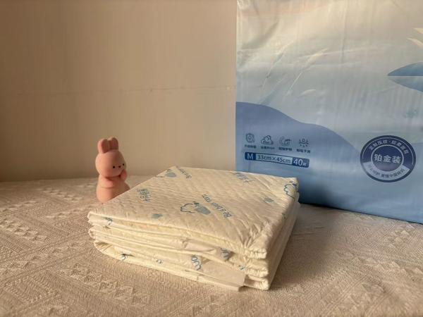 隔尿垫如何选？水洗隔尿垫和一次性隔尿垫哪种更划算？一次性隔尿垫选购注意事项