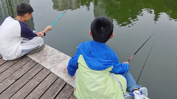 家长究竟要不要干涉孩子交朋友？还是充分尊重孩子的决定，让他在这个过程中学会分辨什么是真正的朋友？ 