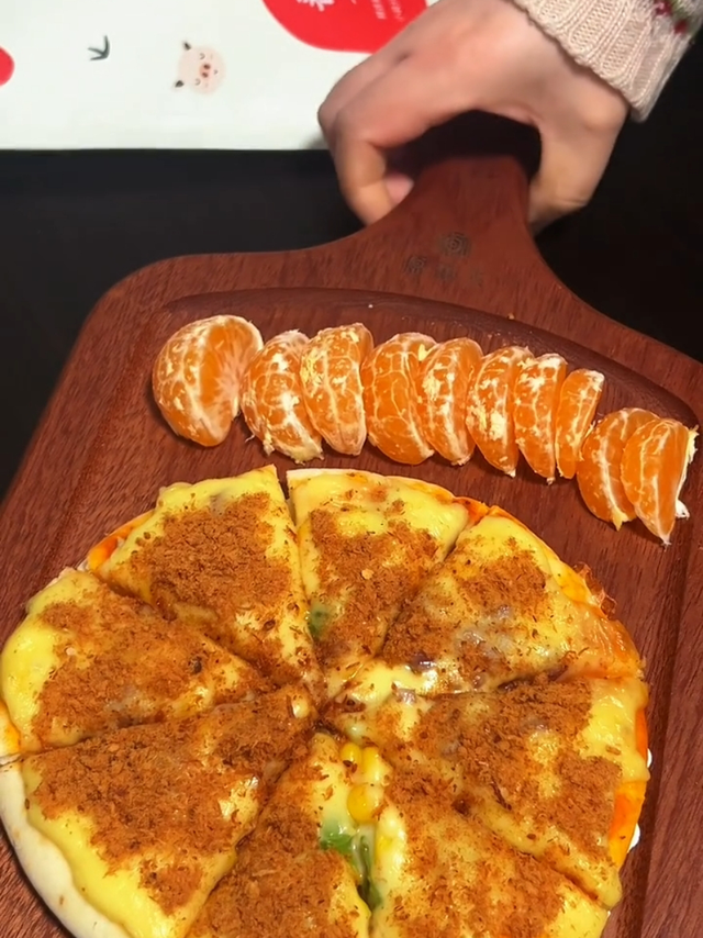 手抓饼版本芝士肉松披萨～好吃又好做