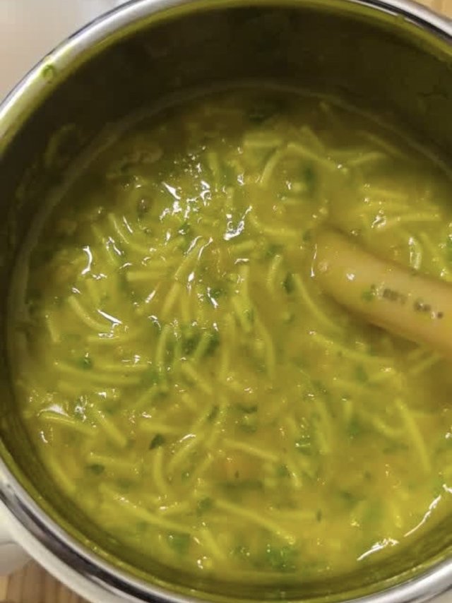 宝宝辅食新选择！英氏面条加钙，营养又美味