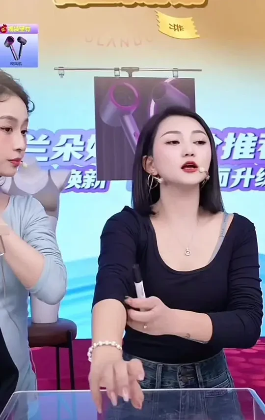 姐妹们，这个价到手2条笑笑同款收腹裤，生过宝宝的真的太需要收腹裤啦！收腹提臀软支撑设计#高腰收腹提臀裤 #笑笑姐#高腰收腹提臀裤 #无限回购的宝藏单品#图兰朵收腹裤