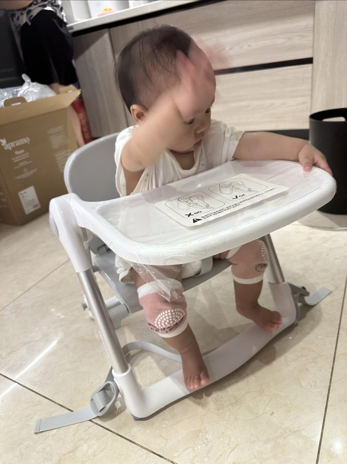婴儿餐椅