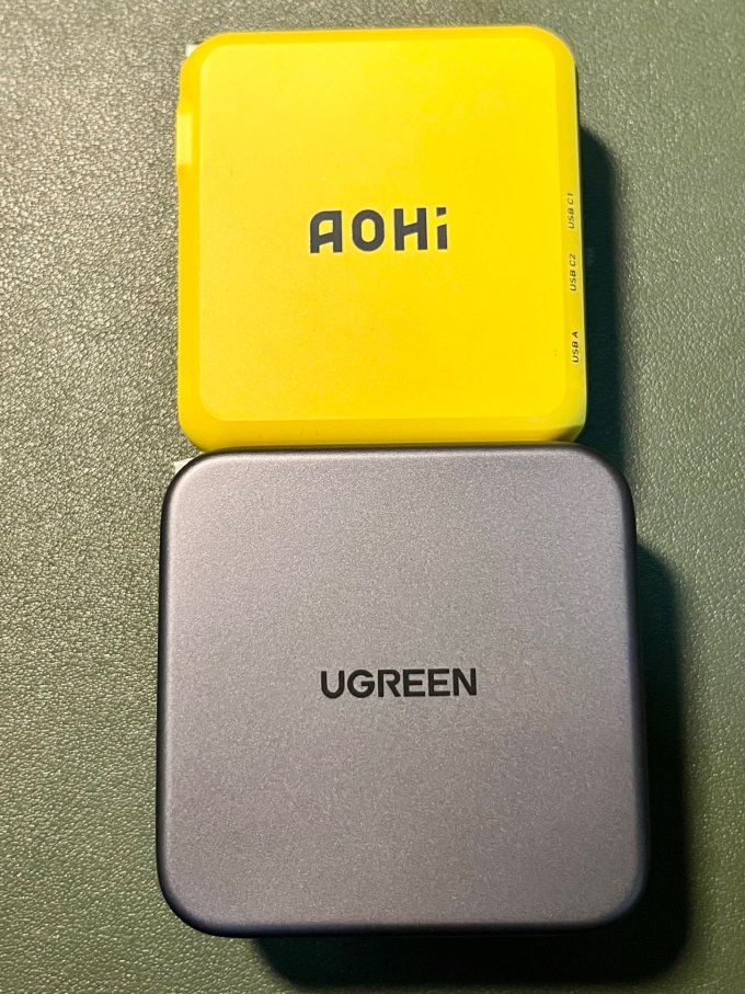 绿联充电器