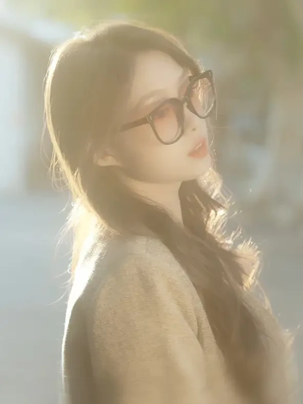 关于你的暗语 只有我明晰 #氛围感 #镜头是爱意的具象化 #帕森眼镜