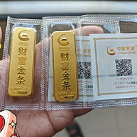 当时320入的50g黄金，即使金价连跌5天，现在睡觉也都能笑醒