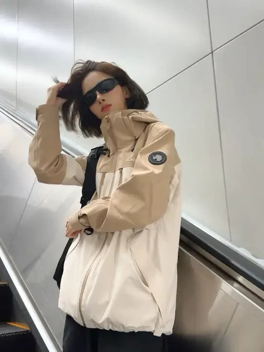 #探路者  #极光系列冲锋衣   新款三合一硬壳冲锋衣，防风防水保暖两件套！ #探路者极光冲锋衣