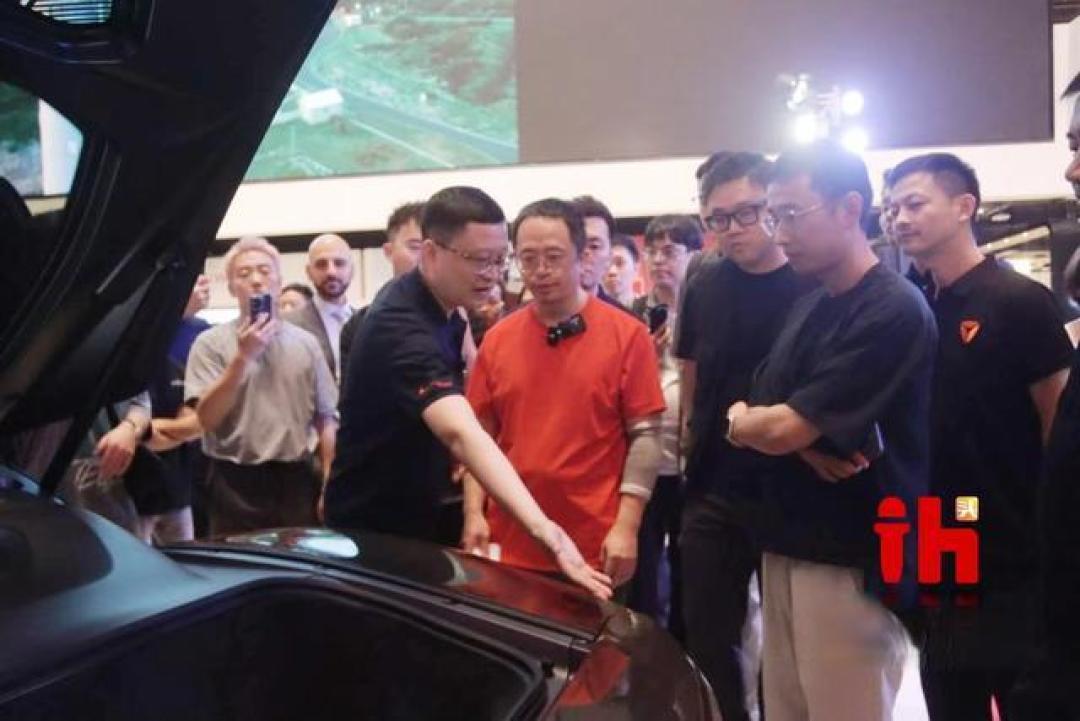 周鸿祎卖迈巴赫购国产车,力挺中国新能源汽车出海全球市场