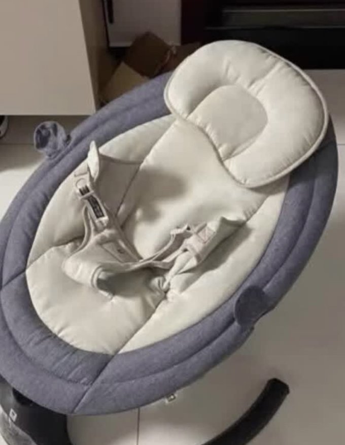 婴儿摇椅