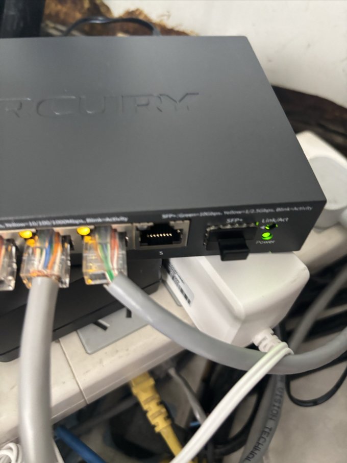 1万兆光 5口2.5g交换机 se106