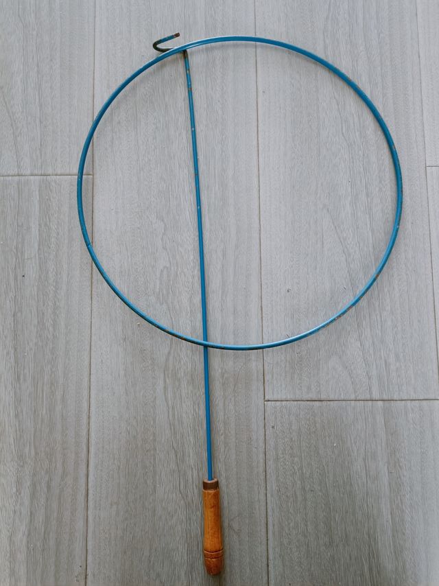 童年滚铁环的乐趣，你体验过吗？