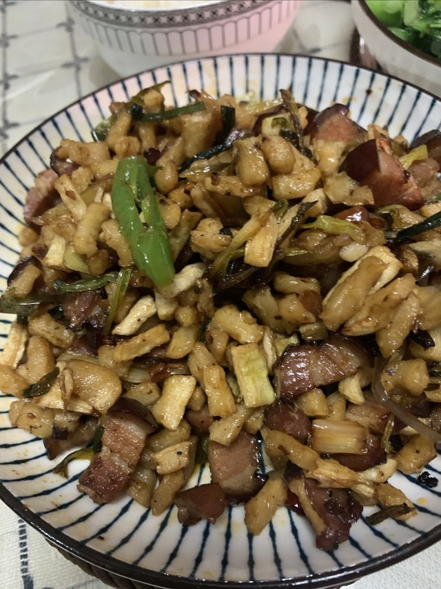 湖南乡土菜，萝卜干炒腊肉，材料必须得湖南的