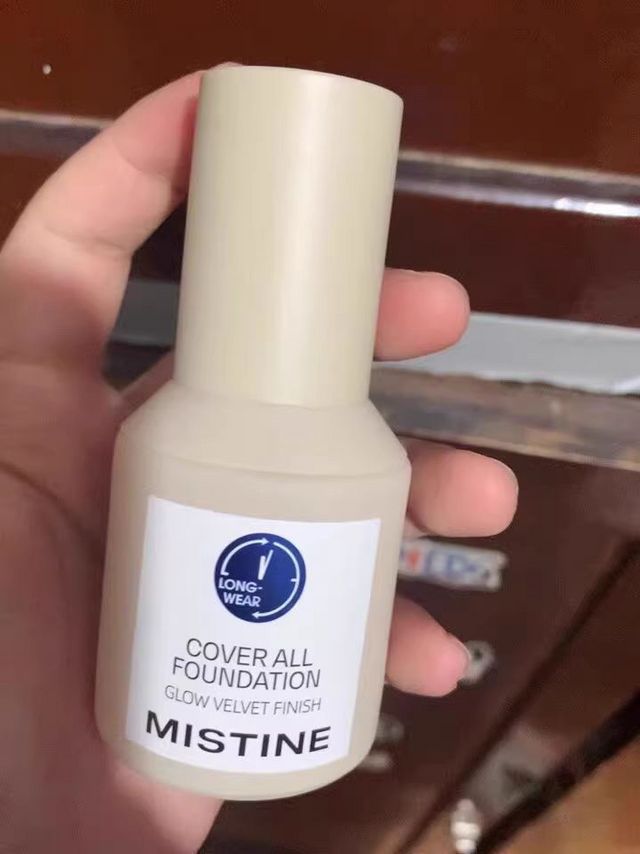 Mistine蜜丝婷小蓝盾粉底液