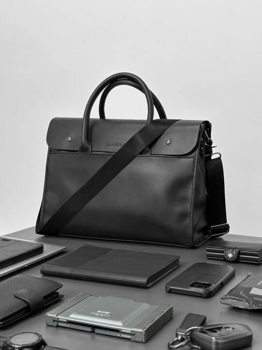 秒变型男的单品绝对是自带轻熟感的公文包