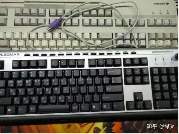 玩游戏是机械键盘好还是薄膜键盘好，现在这两个犹豫不决？