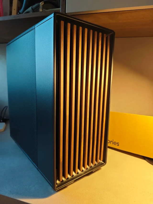 🇩🇪 Fractal Design North Charcol