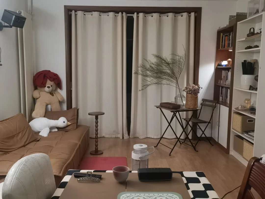 简约实用出租屋収納技巧:从空间规划到灯光布局