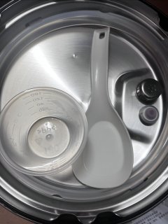 上一个美的压力锅用了四年多退休了，趁着政府补贴又入了一个